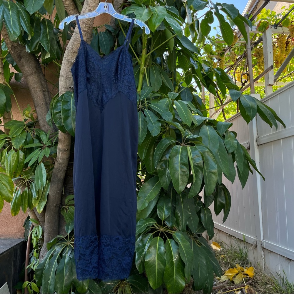 vintage vanity fair navy blue maxi lingerie slip dress with lace detailing - Picture 6 of 6